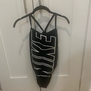 Nike athletic one piece swimsuit🩱 low back